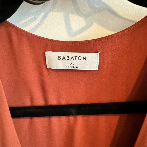 Babaton Aritzia Slit Wrap Dress Brown V-Neck Waist Tie Short Sleeve Sz XS - Picture 4 of 6